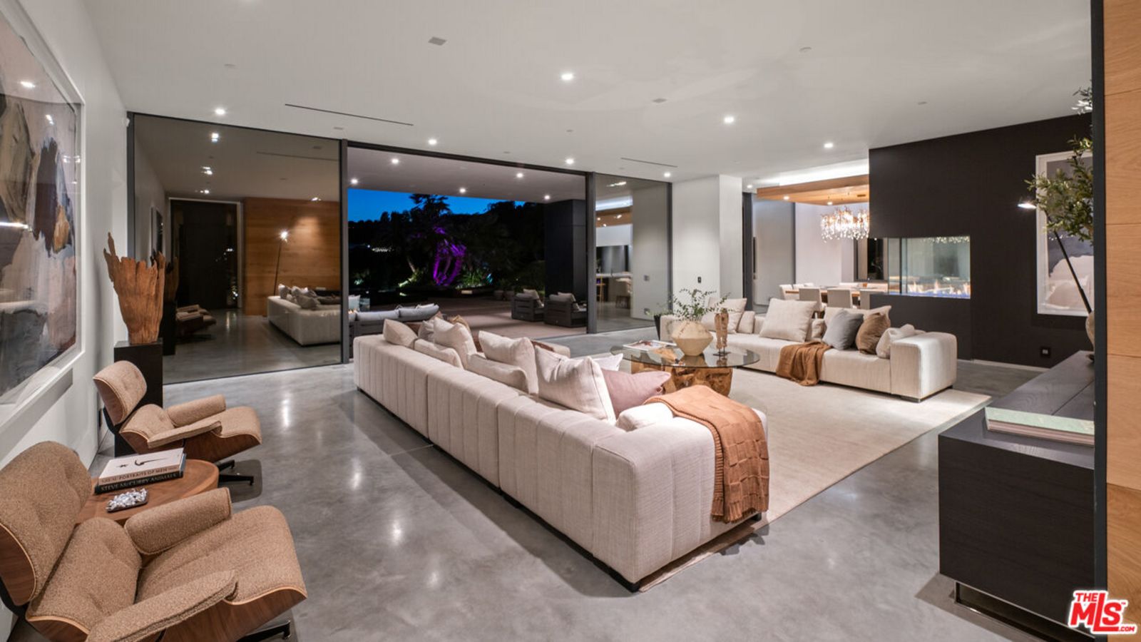 Wohnzimmer origin_Kiss4.jpg