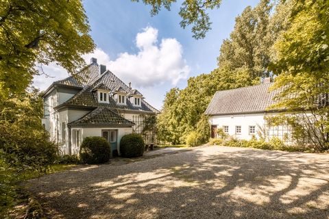 Hof mit Landhaus und Nebenhaus Grass-1.jpg