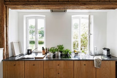 Küche mit Fensterfront The_Countryhouse_029.jpg