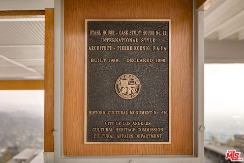 Edles Stahlhaus mit Denkmalschutz-Zertifikat, graviert an der Wand 7451807319403878318.jpg