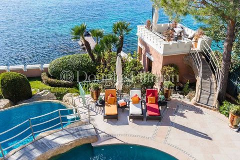 Blick vom Balkon auf die Terrasse und das Meer 1900xxs5.jpeg