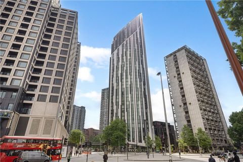 Blick auf das Gebäude von der Straße aus TOW250063_47.jpg