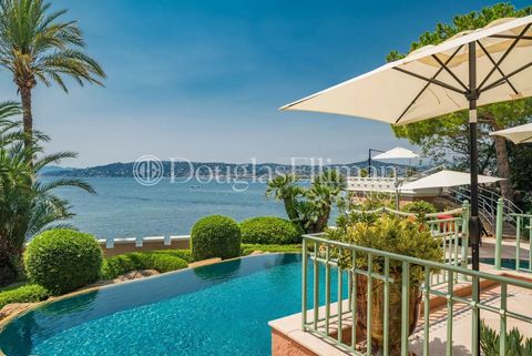 Balkonblick über den Pool und das Meer 1900xxs4.jpeg