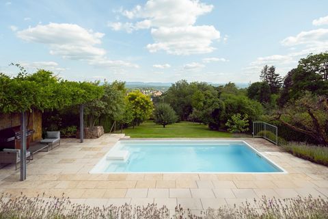  37406211-Lavendel__Wein__Pool.jpg