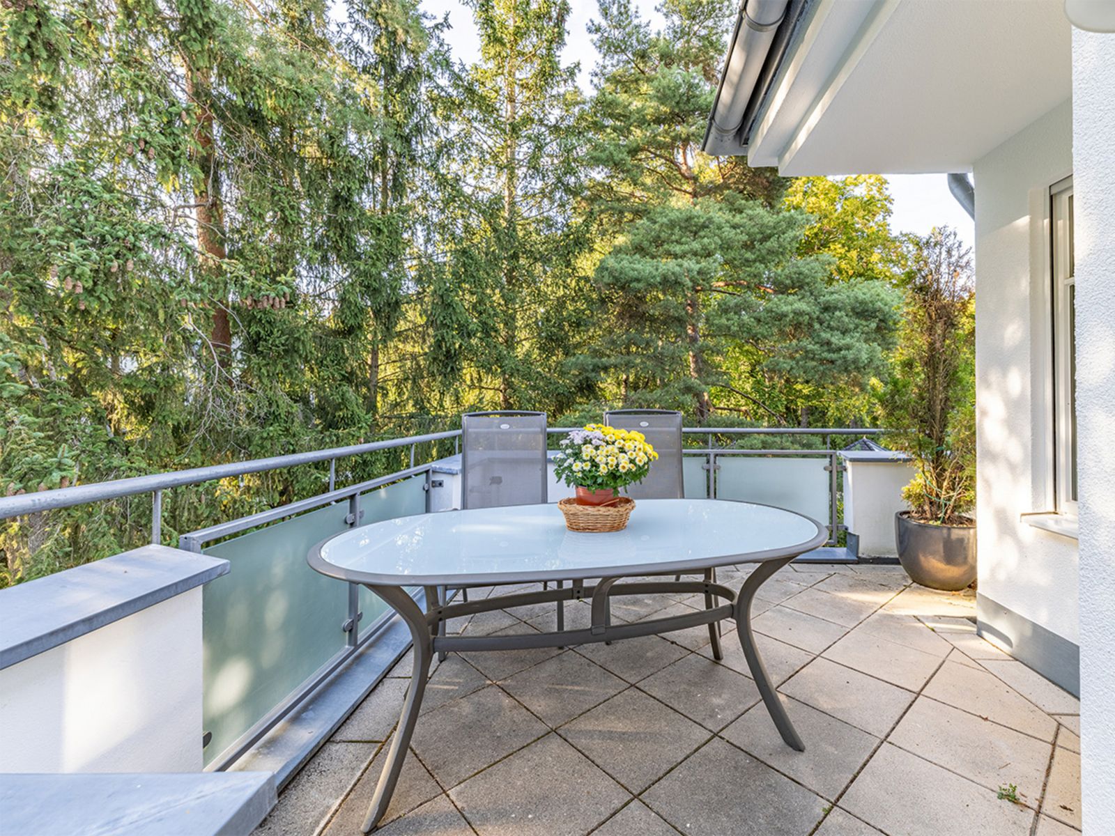 Großzügige Terasse Lounge_auf_der_West-Terrrasse.jpg