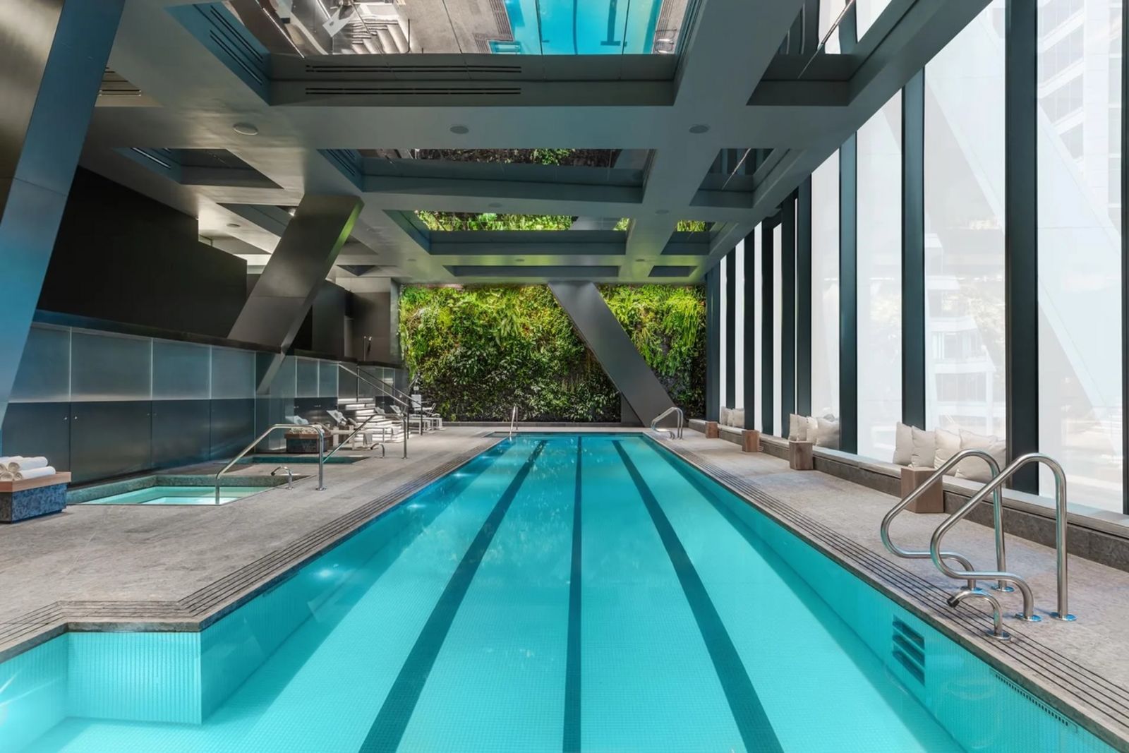 Schwimmbad 188c7fef-cb62-4e43-bcaa-c51cffdc8975.jpg