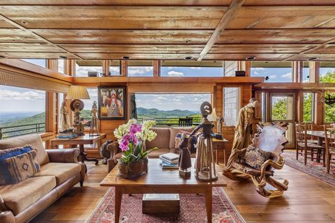 helles Wohnzimmer mit großen Fensterfronten und Panoramablick; Decke, Boden, Wände Holz 1210_King_Gap_-_Photos__60_.jpg