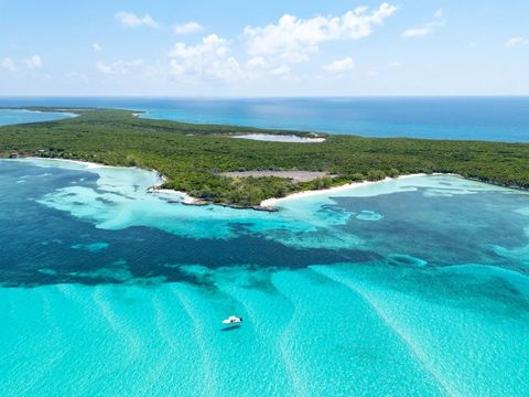 Türkisblaues Wasser mit kleinem Boot, aus der Vogelperspektive gesehen F6C4C17E-35BB-4F6E-B271-C38661034396.jpeg