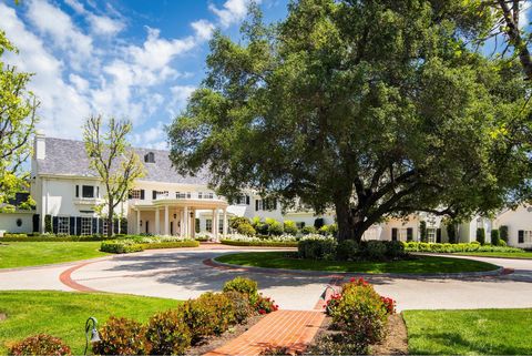 Kreisrunder Vorplatz mit majestätischem Baum im Frontyard 1900xxs8_01.jpeg