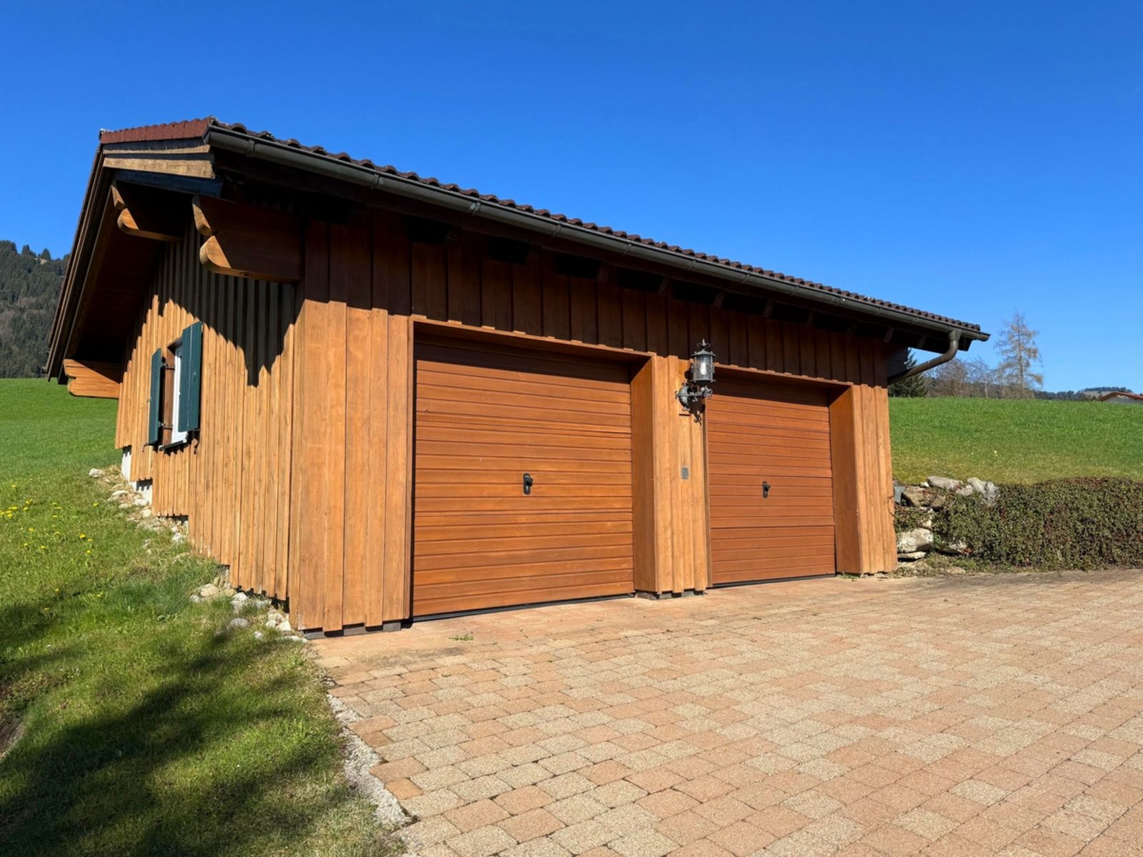 zwei Garagen in einem Extrahäuschen 57.jpeg