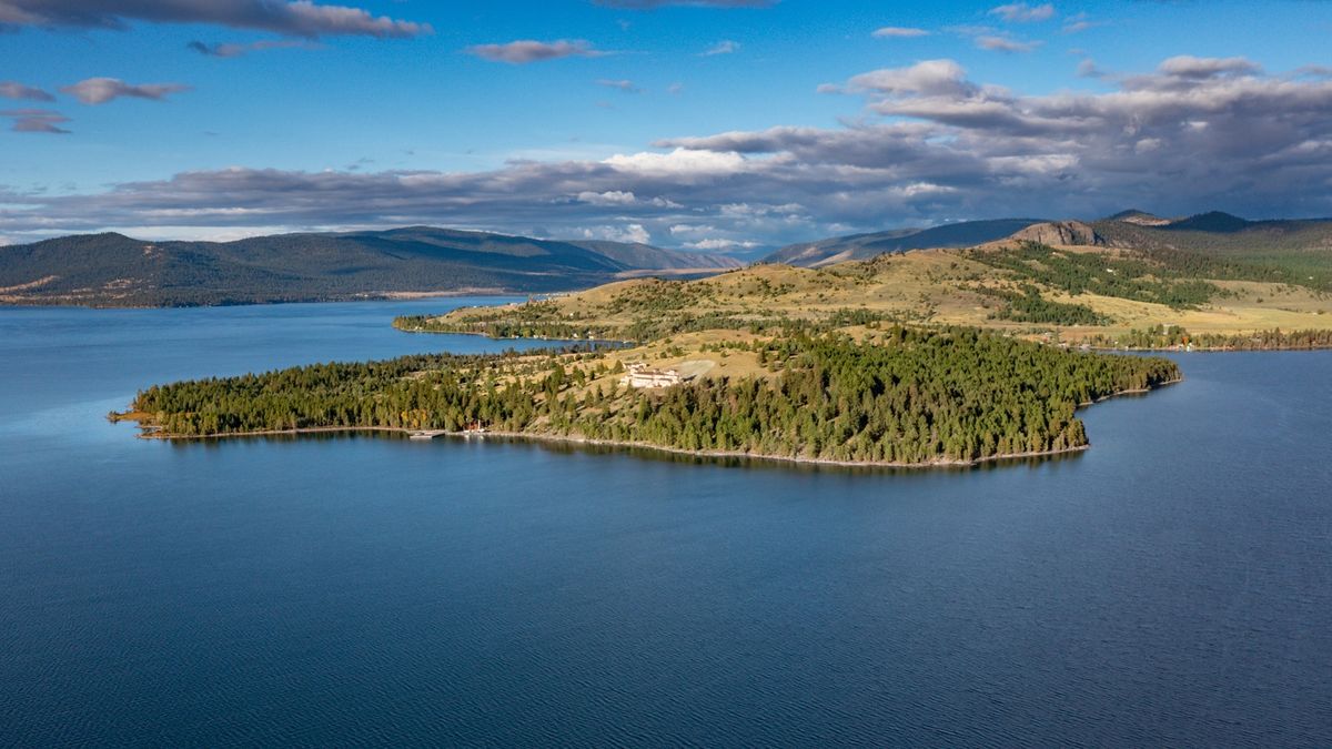 Cromwell-Island-002.jpg