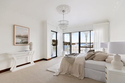 Schlafzimmer in Weiß-creme-Tönen WEB-528085-scaled.jpg