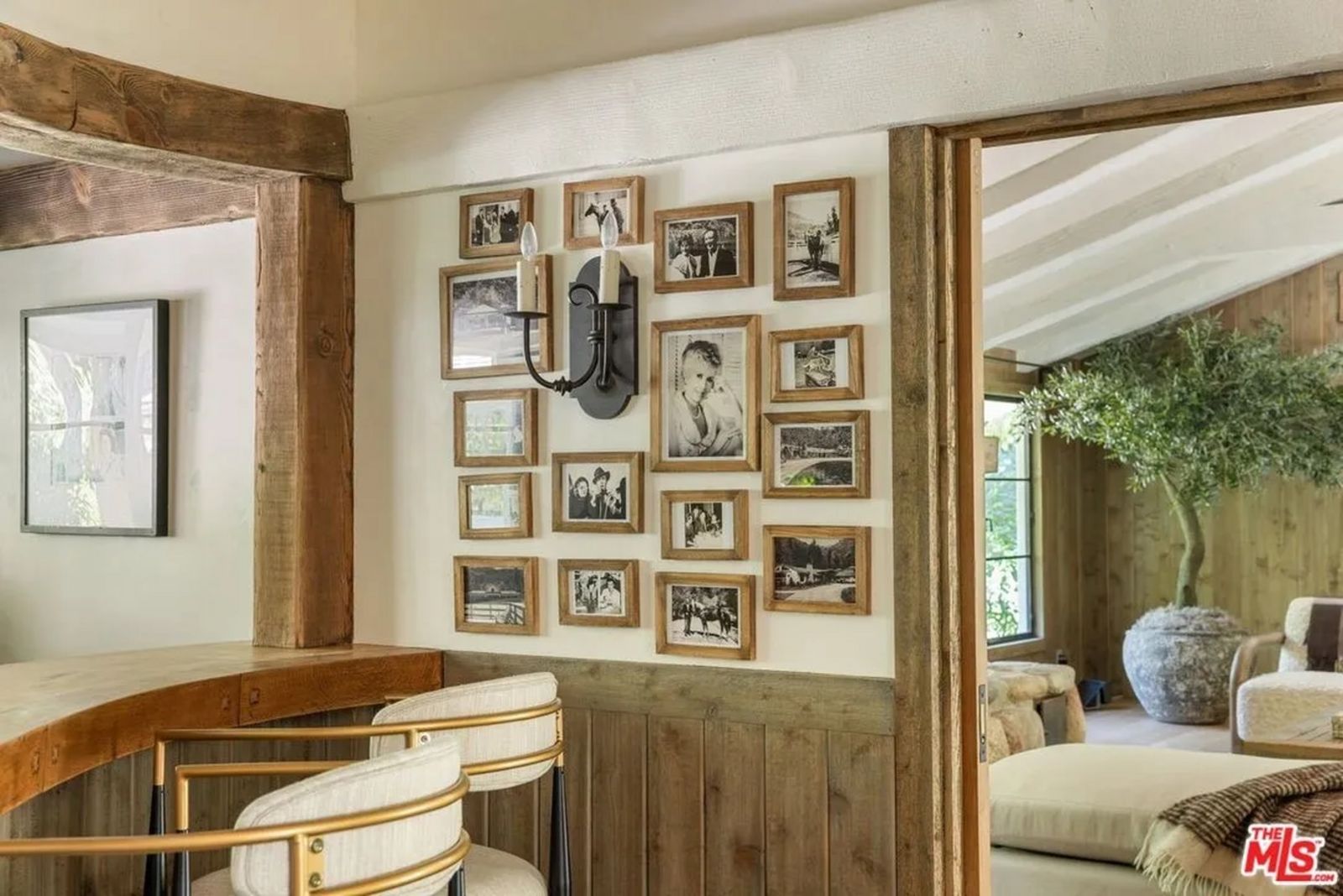 Filmstar Gedenkwand 13153133c9aa880eb8befa5a53fde86el-m1148251164rd-w1280_h960.jpg