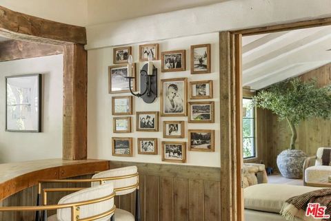 Filmstar Gedenkwand 13153133c9aa880eb8befa5a53fde86el-m1148251164rd-w1280_h960.jpg