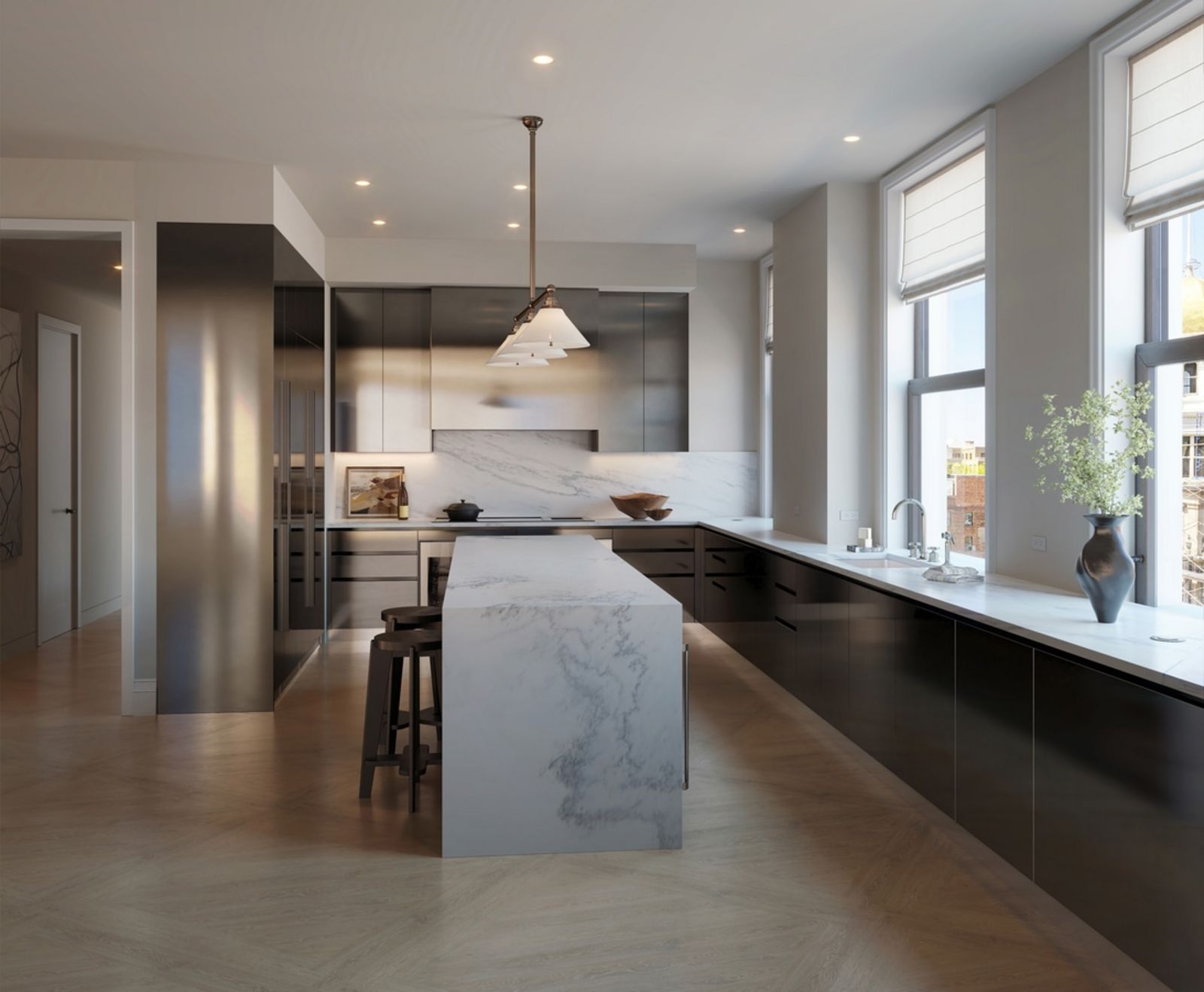 Moderne Küche mit schwarzer Möblierung, weißer Marmorkücheninsel und hohen Fenstern. Tageslicht fällt in den Raum und eröffnet den Blick auf benachbarte Gebäude. North_Kitchen_credit_Visualisation_One.jpg