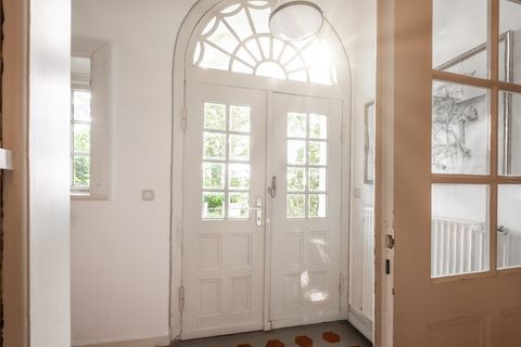 Eingangstür mit durchscheinender Sonne Grass-Innen-17.jpg