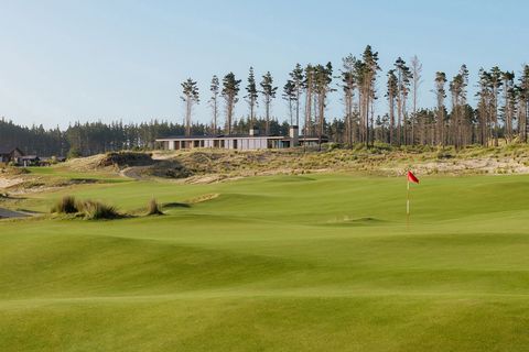 Weitläufiger Golfpark mit Haus im Hintergrund Te-Arai-Homesite-12.jpg