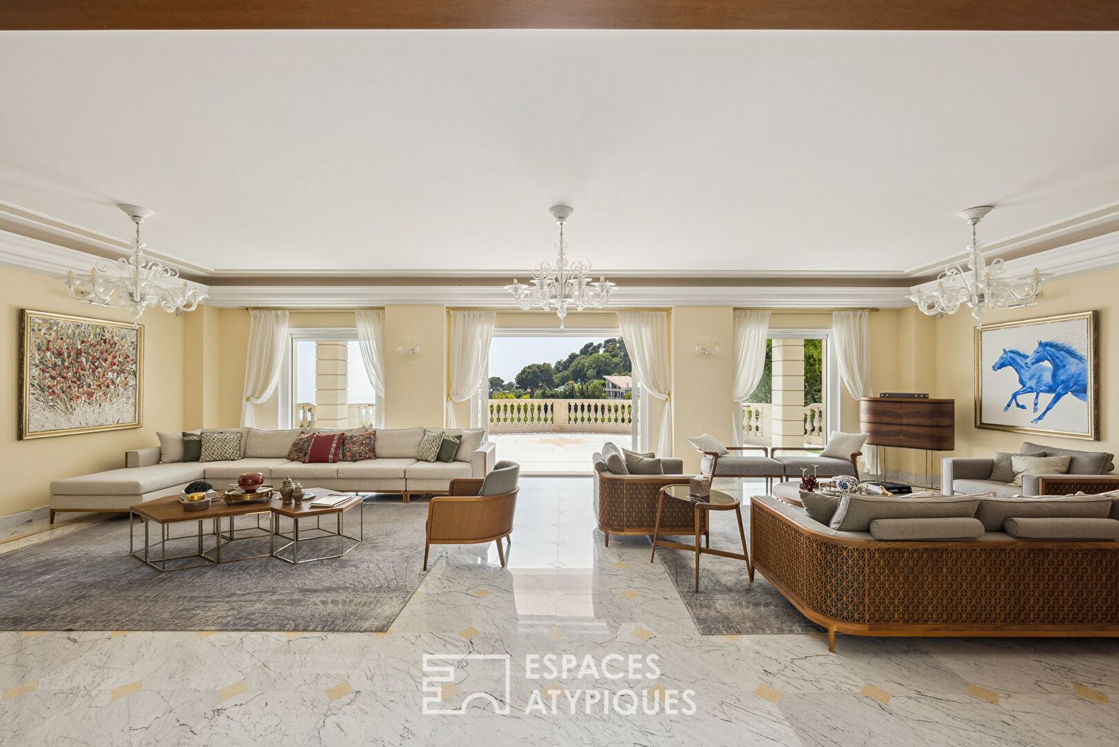 Wohnraum, helle Töne 355473-11971-59139405b.jpg