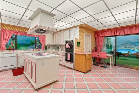 Küche mit gemalter Aussicht im-19864910.jpg