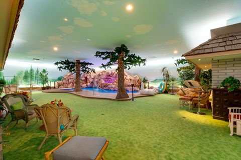 künstlicher Garten mit gemalter Natur 32-web-or-mls-3970-Spencer-St-131.jpg