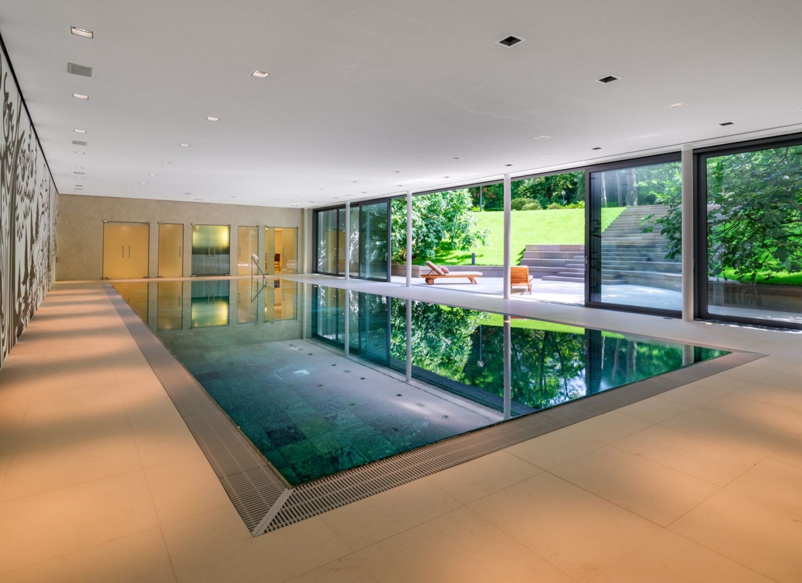  Poolhaus.jpg