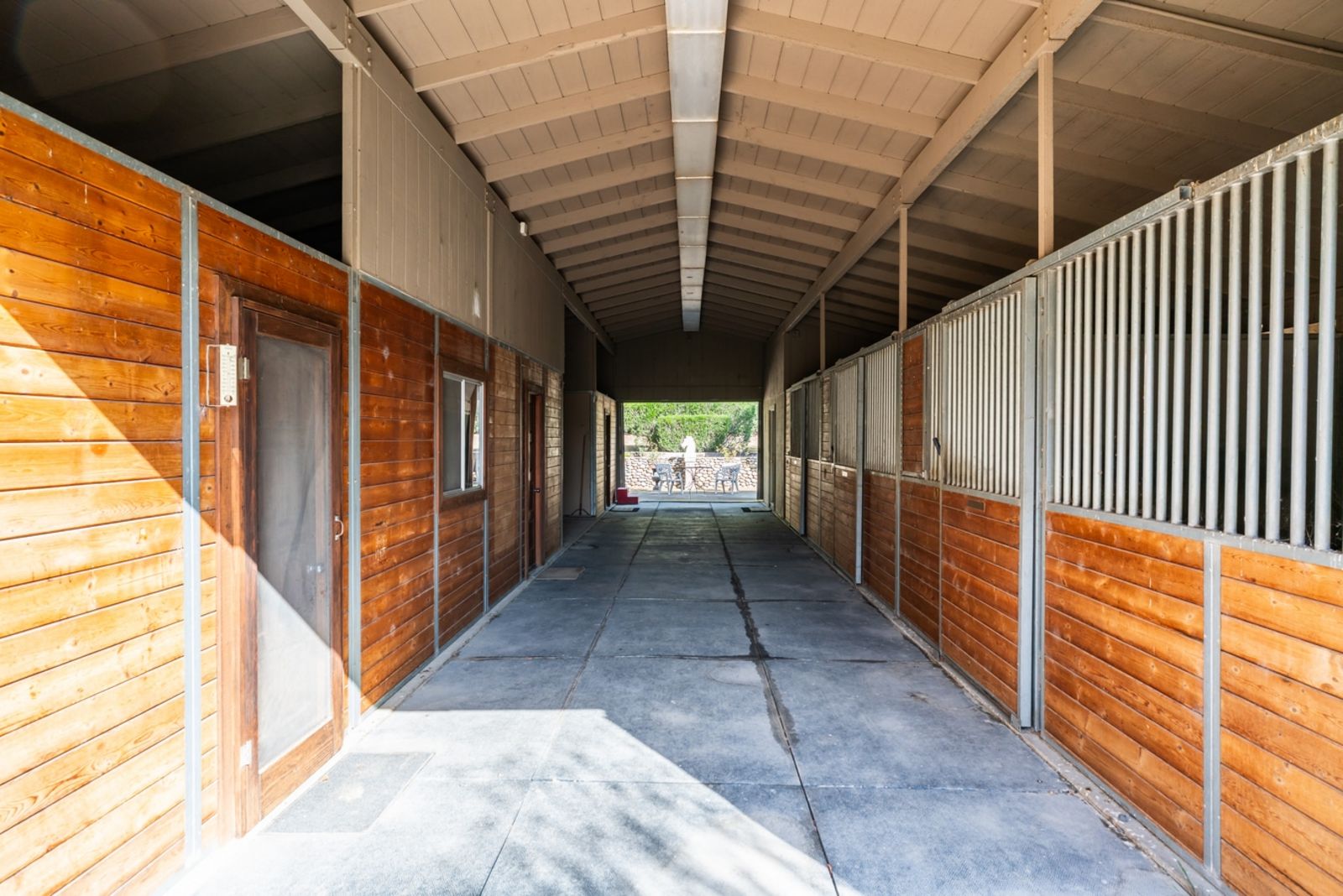  M_43_Equestrian_Barn.jpg