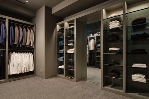 geräumiges Ankleidezimmer 06d39d49-cd87-4582-aea2-d1199e960e68.jpg