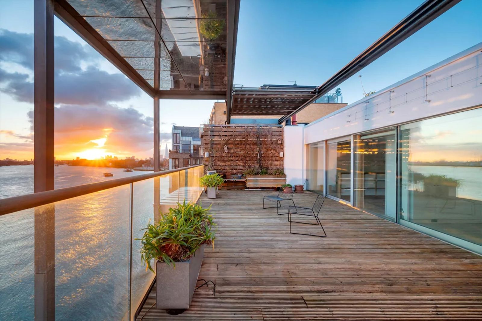 Terrasse beim Sonnenuntergang mit Seeblick 89350236-e332-4166-9d89-e0cf54d2a261-0.jpg