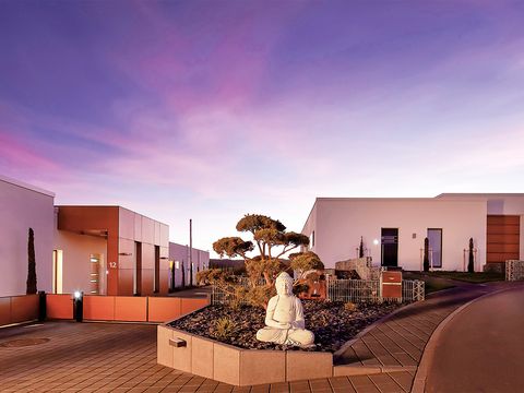 Auffahrt zum Gebäudekomplex L_COP_078bearbeitet.jpg