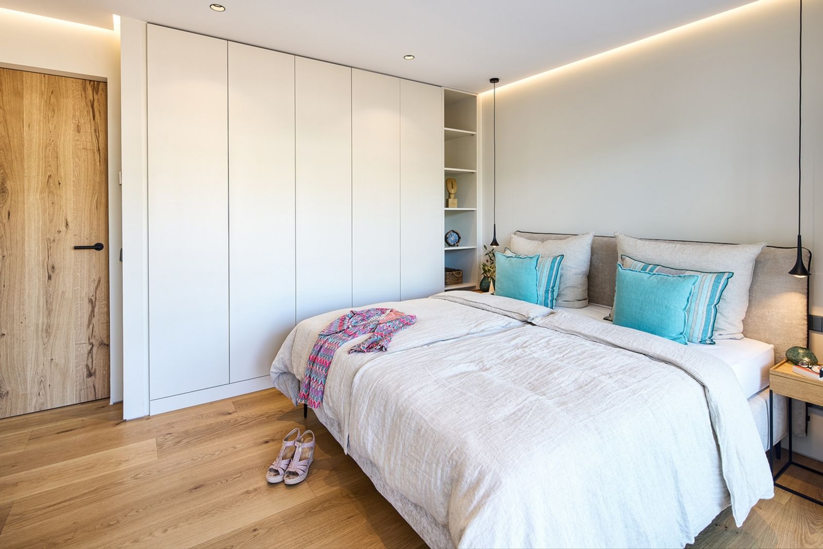 Schlafzimmer 20-Port_Andratx-Luxus-Eckhaus_mit_Meerzugang-kaufen-masterbereich.jpeg