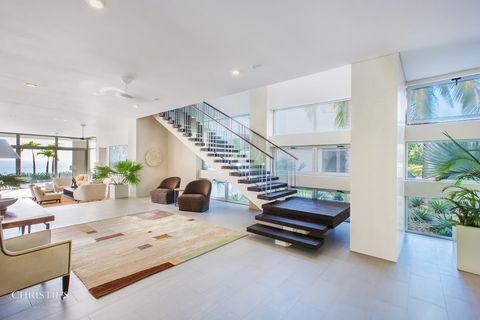 Weißes Interieur mit Treppenaufgang 578d9dbf-81de-4ca3-8b3e-e15fed892bbe.jpg