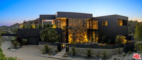 Außenansicht in der Dämmerung origin_Kiss1.jpg