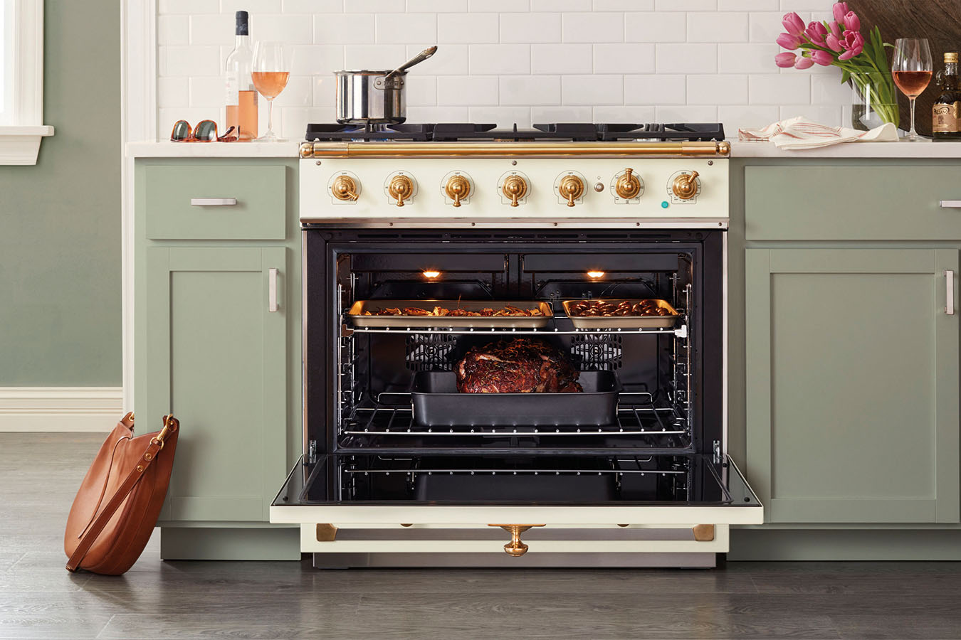 Designerherd im Landhausstil 28_La_Cornue_1694_Shot_08_CornuFe90_0400_v1rtR2-large.jpg