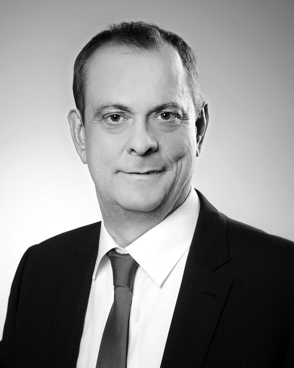 Porträt von Wolfgang Hassel Hassel_sw.jpg