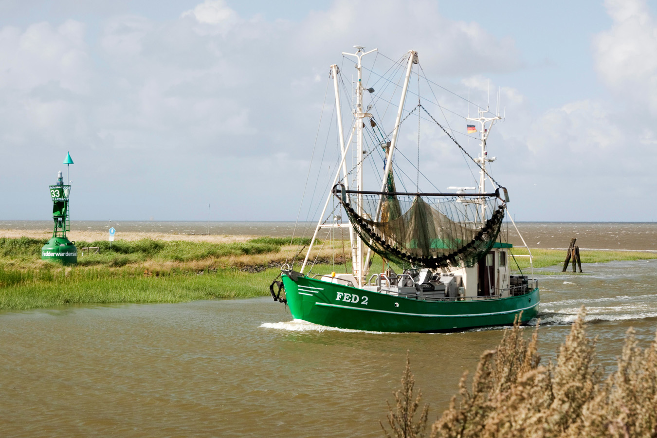 Kutter vor Fedderwardersiel /  Butjadingen 260390053.jpg