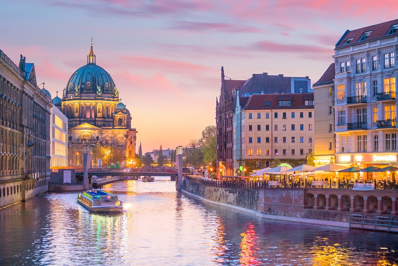 Spree am Abend AdobeStock_288103840_f11photo.jpeg
