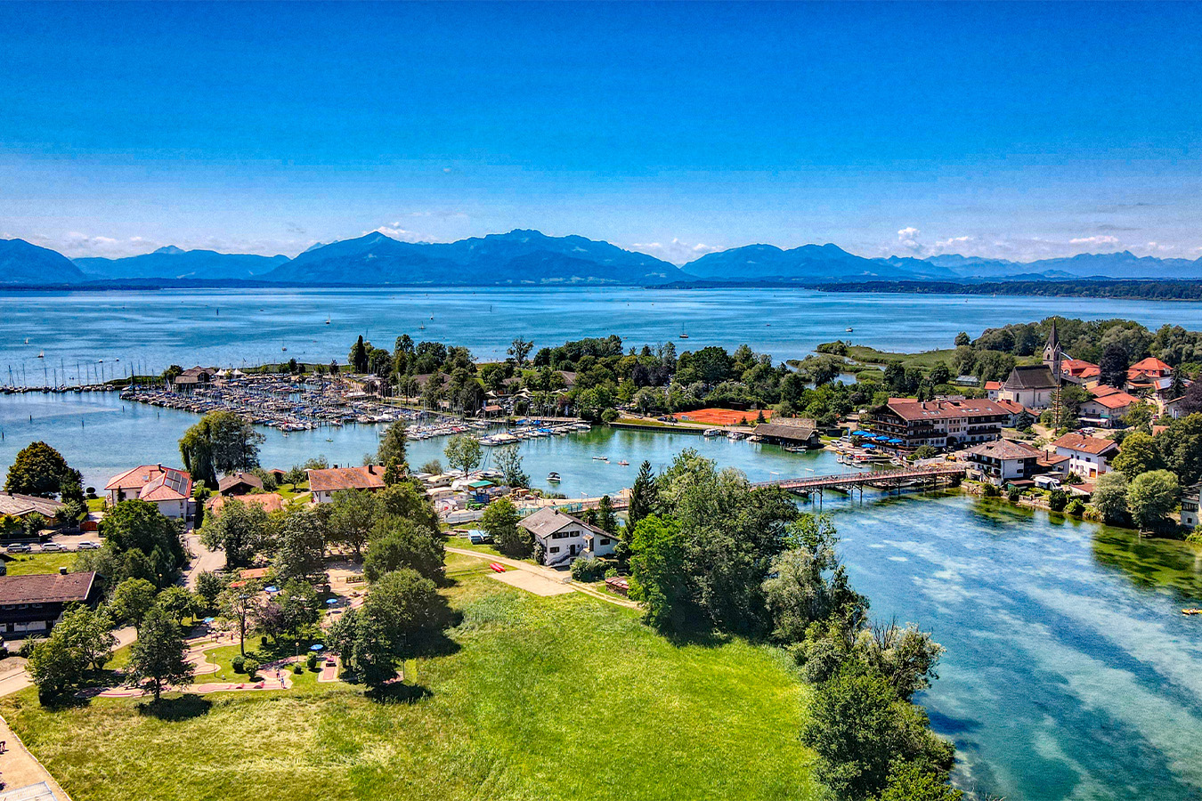 Seebruck am Cheimsee 1350x900_Website_Traeume_Bayerische_Seen__AdobeStock_515993502_Bergheimat.jpg