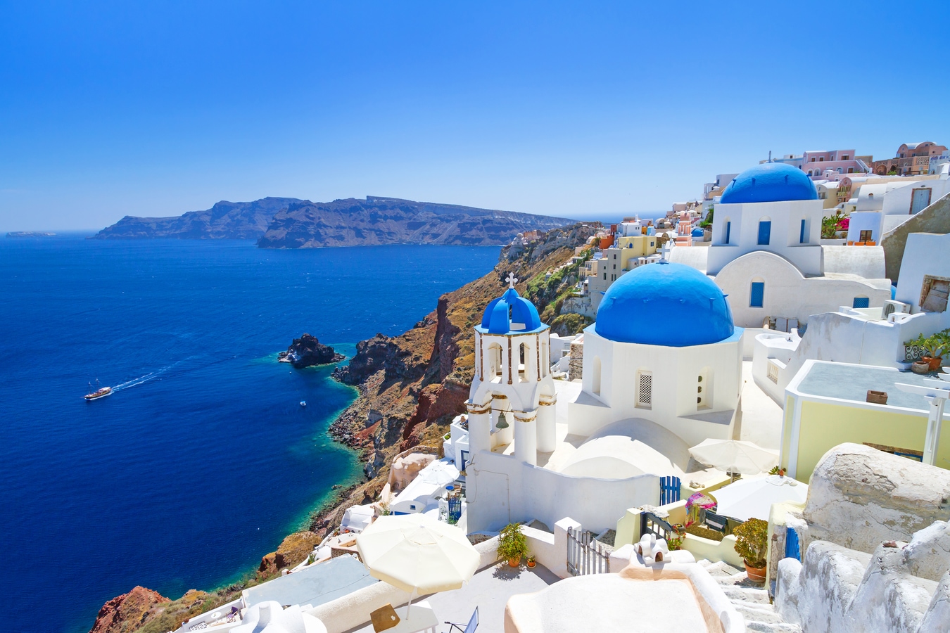 White architecture of Oia village on Santorini island, Greece AdobeStock_50819585_Patryk_Kosmider.jpeg