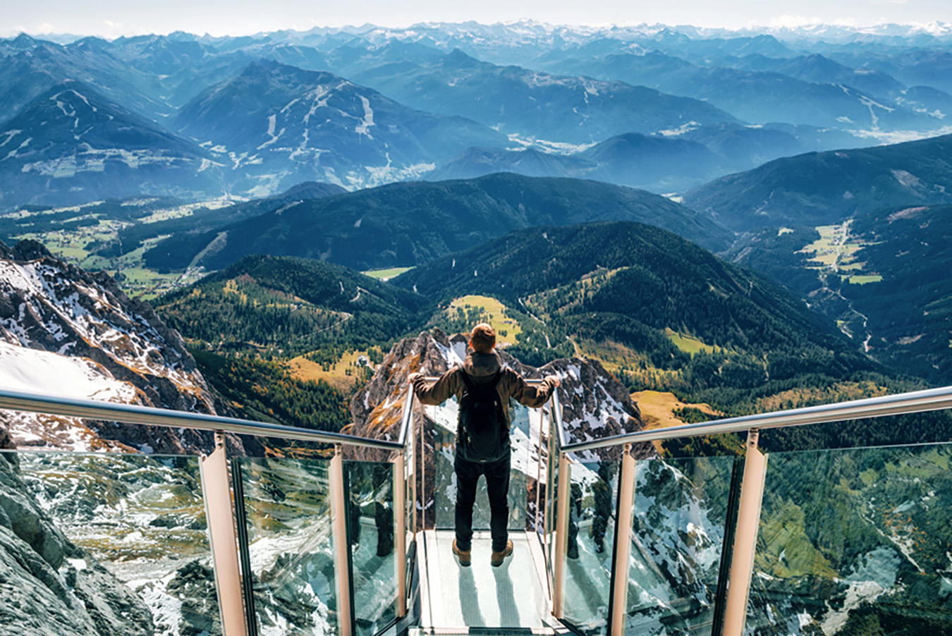 Blick auf Berge iStock-897962996_22_.jpg