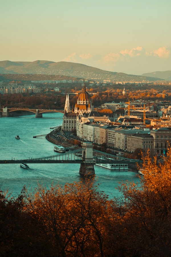  keszthelyi-timi-ezUDjYy17EA-unsplash_budapest.jpg