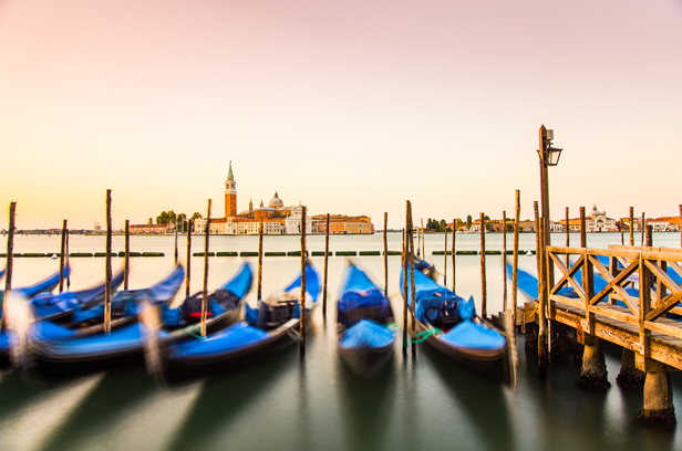 LA SERENISSIMA Auf der Meerseite zeigt sich Venedig in seiner ganzen Pracht (Quelle: Michael Wochinger/www.15seconds.cc)